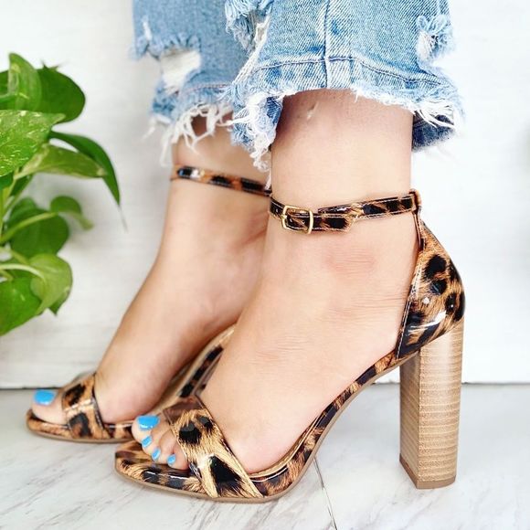 Leopard Open Toe Buckle Strap Block Heel - Picture 2 of 5